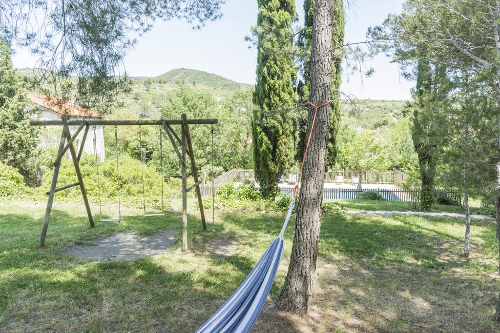 Mas Montluzia Bed & Breakfast Cascastel-des-Corbières Exterior photo