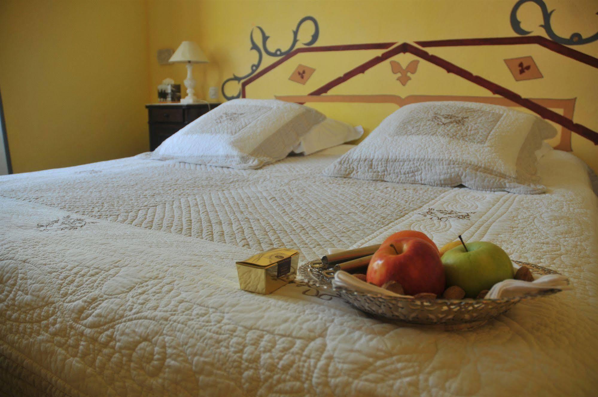 Mas Montluzia Bed & Breakfast Cascastel-des-Corbières Exterior photo